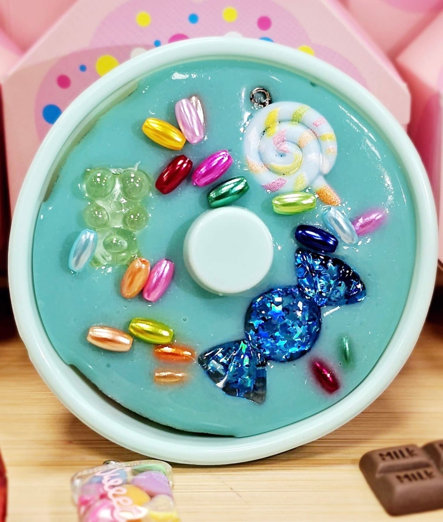 Remeltable Blue Doughnut Picky Pad & Silicone Mould (Re-meltable/ Reusable, bubblegum scented)